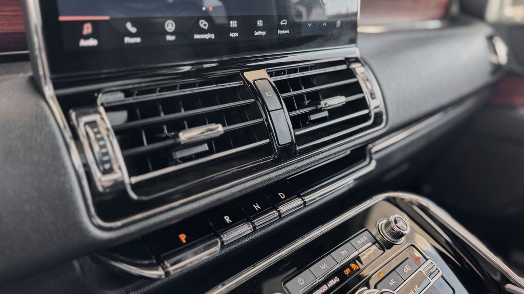 Used 2024 Lincoln Navigator L 4WD image 34