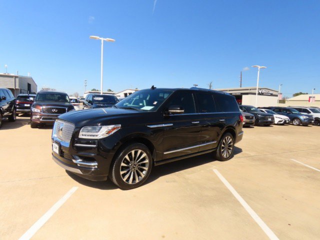 Used 2019 Lincoln Navigator Select image 2