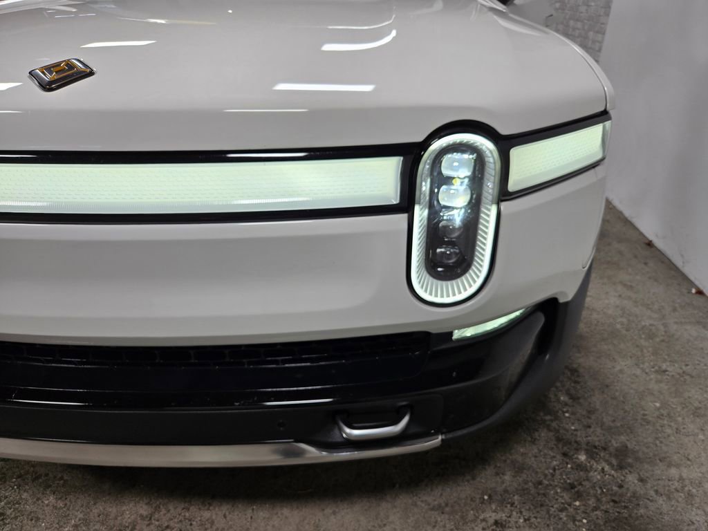 Used 2023 Rivian R1S Launch Edition image 6