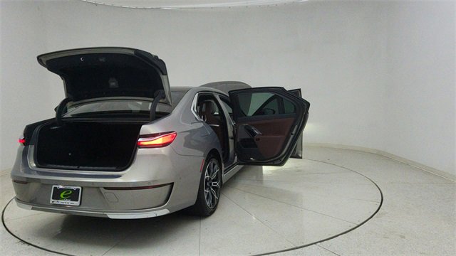 Used 2025 BMW i7 eDrive50 image 78