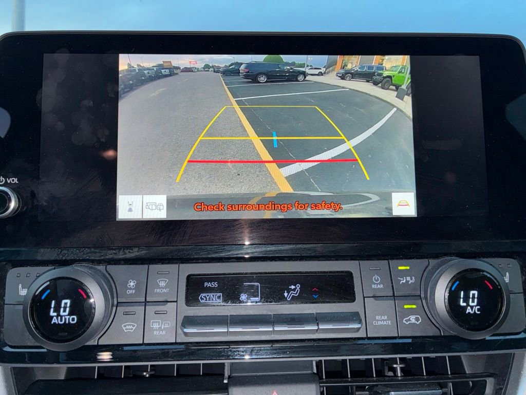 Used 2025 Toyota Grand Highlander AWD image 17