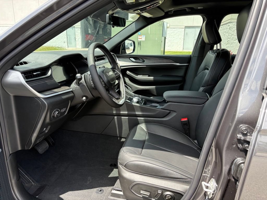 New 2026 Jeep Grand Cherokee L Limited AWD/4WD image 7