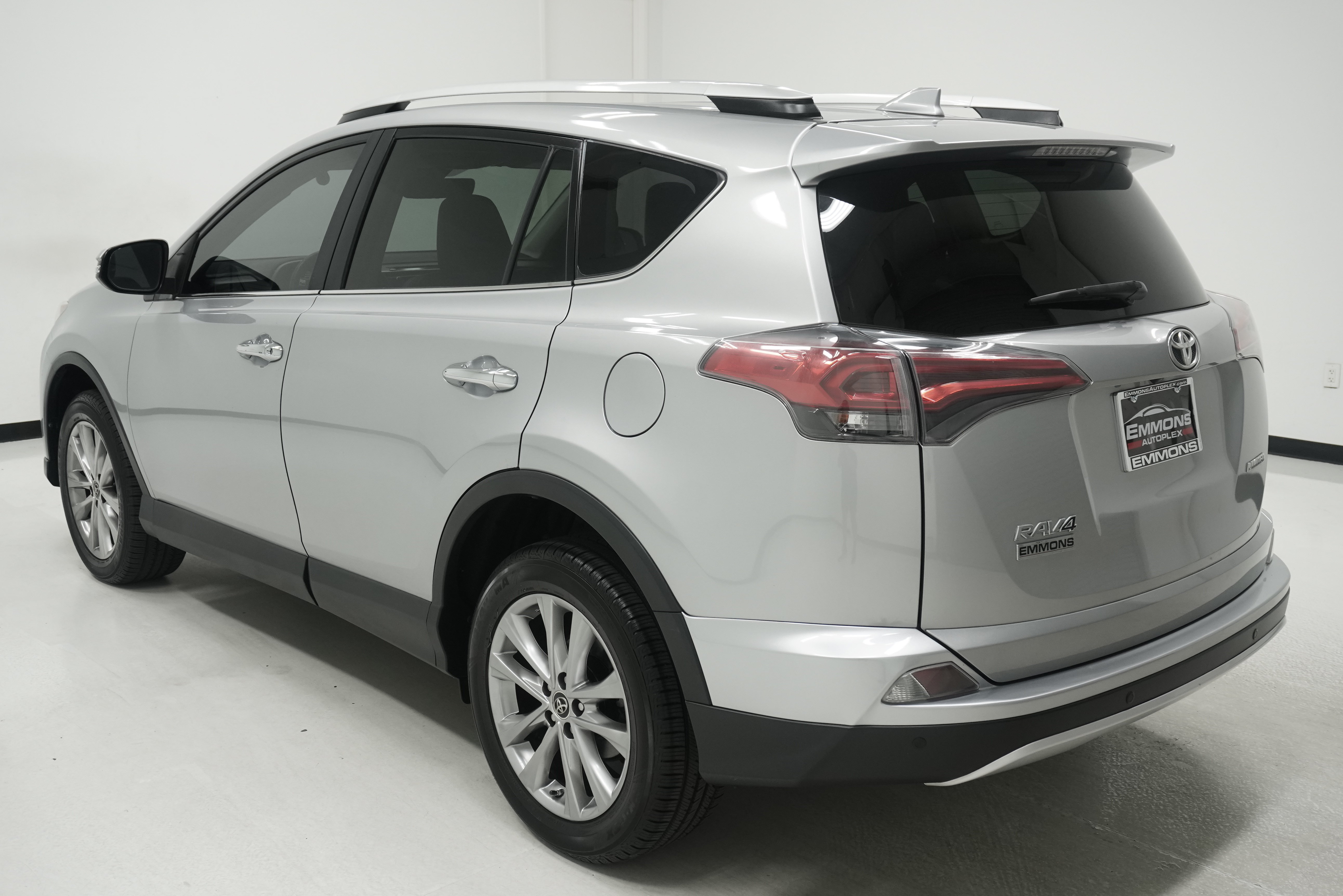 Used 2016 Toyota RAV4 Limited FWD image 6