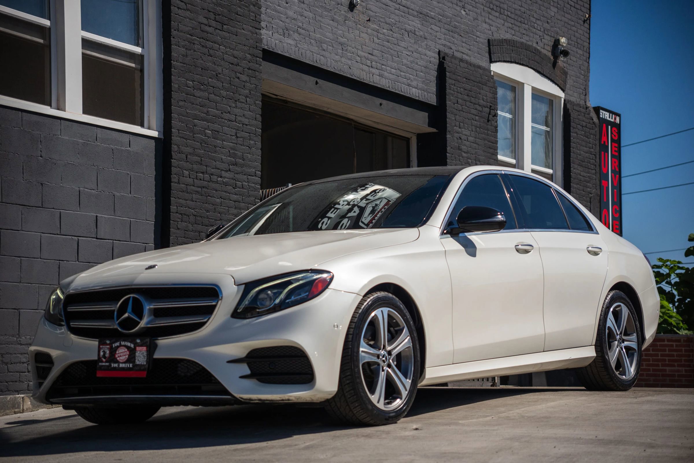 Used 2018 Mercedes-Benz E 300 4MATIC w/ Premium 2 Package image 5