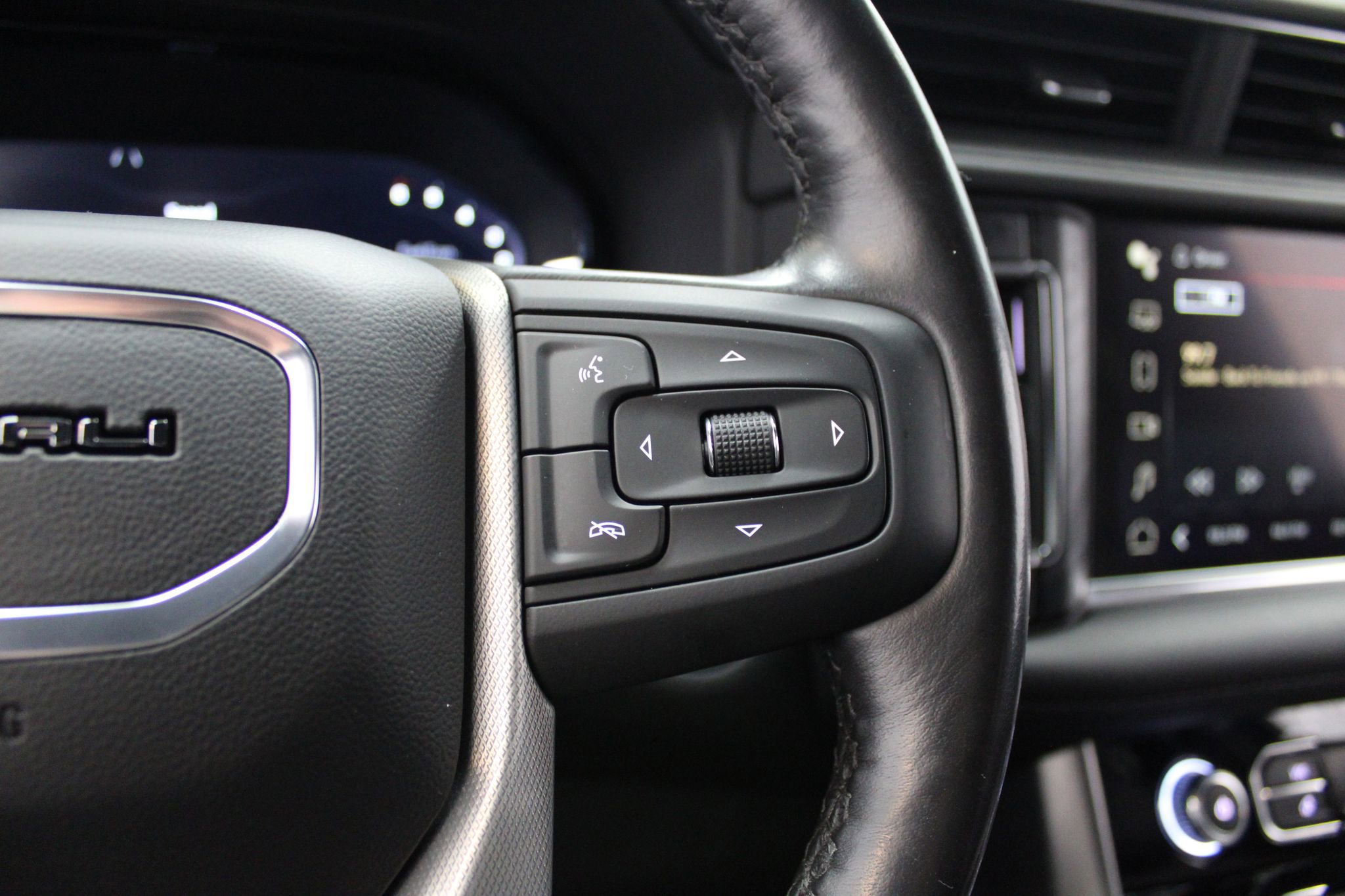 Used 2023 GMC Yukon Denali image 42