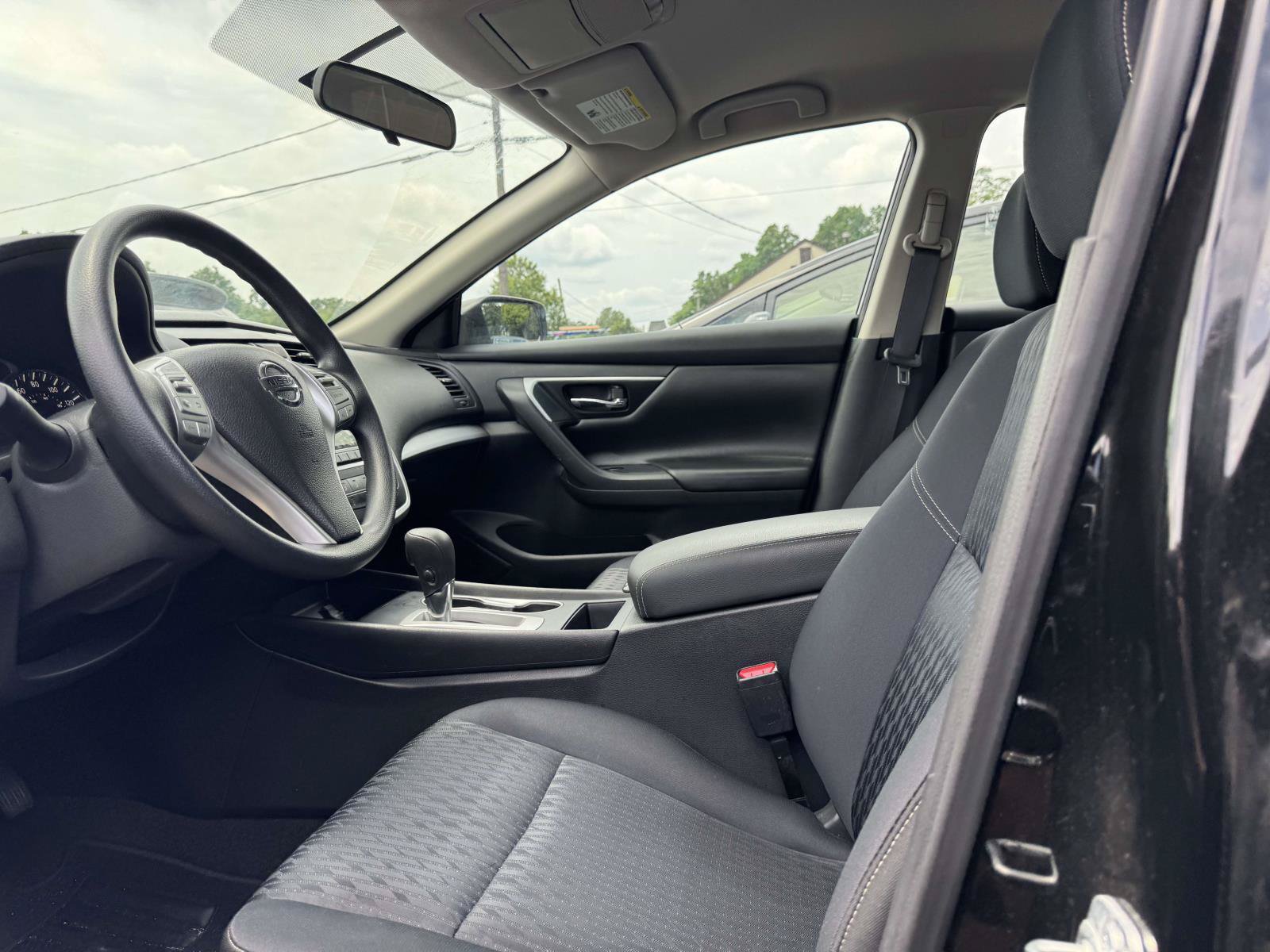 Used 2018 Nissan Altima 2.5 S w/ S Convenience Package FWD image 12