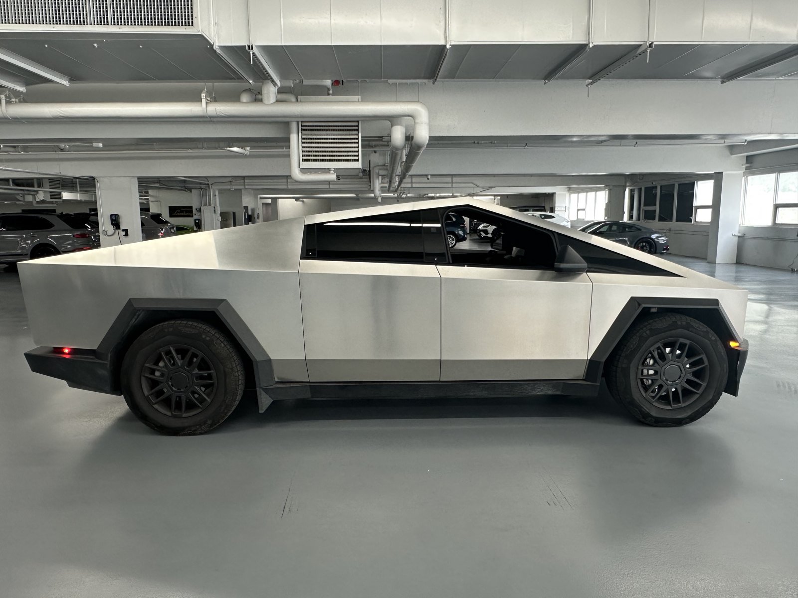 Used 2025 Tesla Cybertruck Cyberbeast AWD/4WD image 5