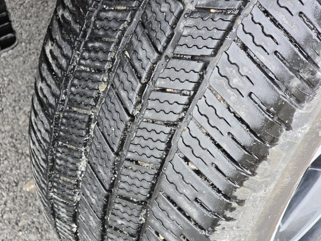 Used 2021 Chevrolet Suburban RST w/ Rear Media and Nav Package image 34