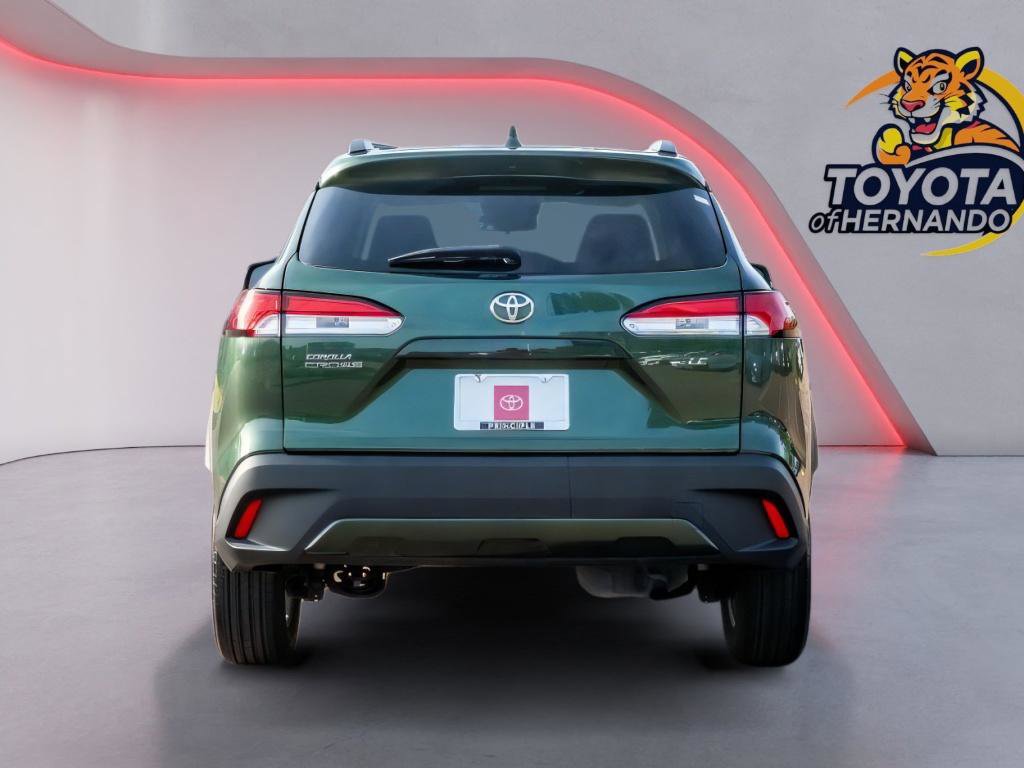Used 2024 Toyota Corolla Cross LE FWD image 6