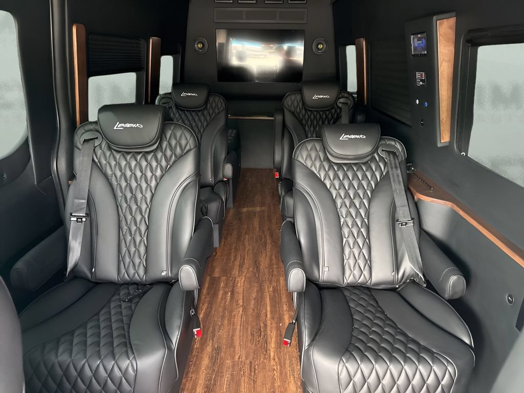 Used 2024 Mercedes-Benz Sprinter 3500 image 10