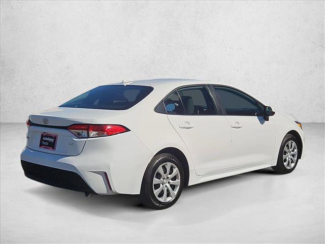 Used 2025 Toyota Corolla LE FWD image 5