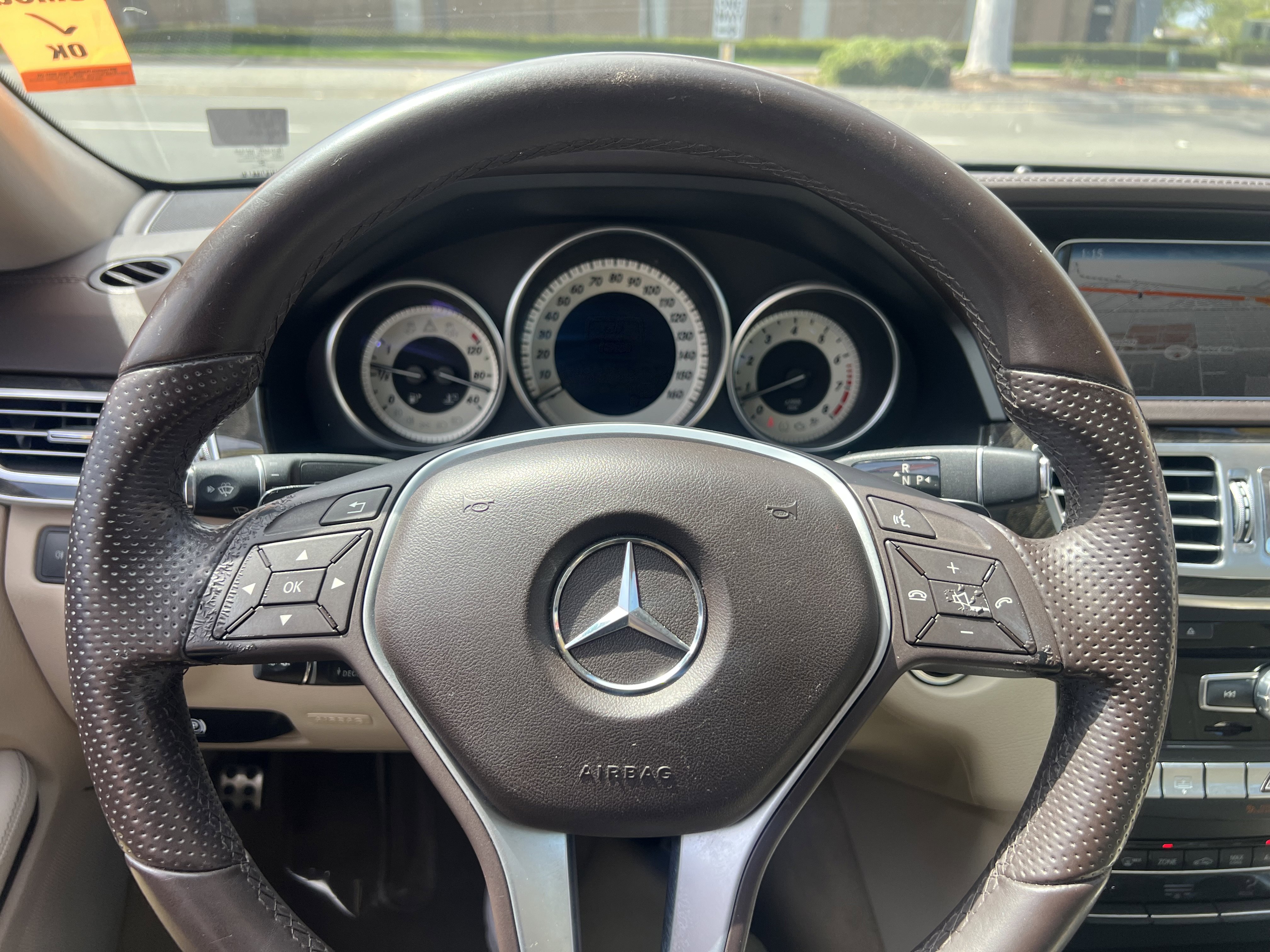 Used 2015 Mercedes-Benz E 400 Sedan w/ Driver Assistance Package image 21