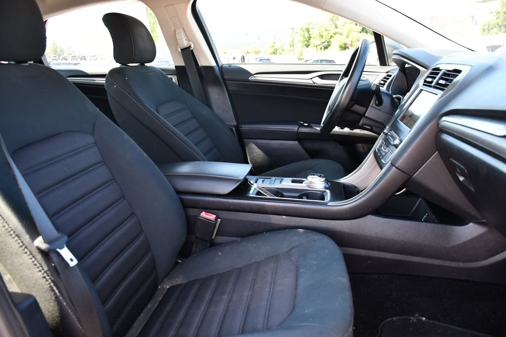 Used 2018 Ford Fusion SE w/ Fusion SE Technology Package FWD image 22