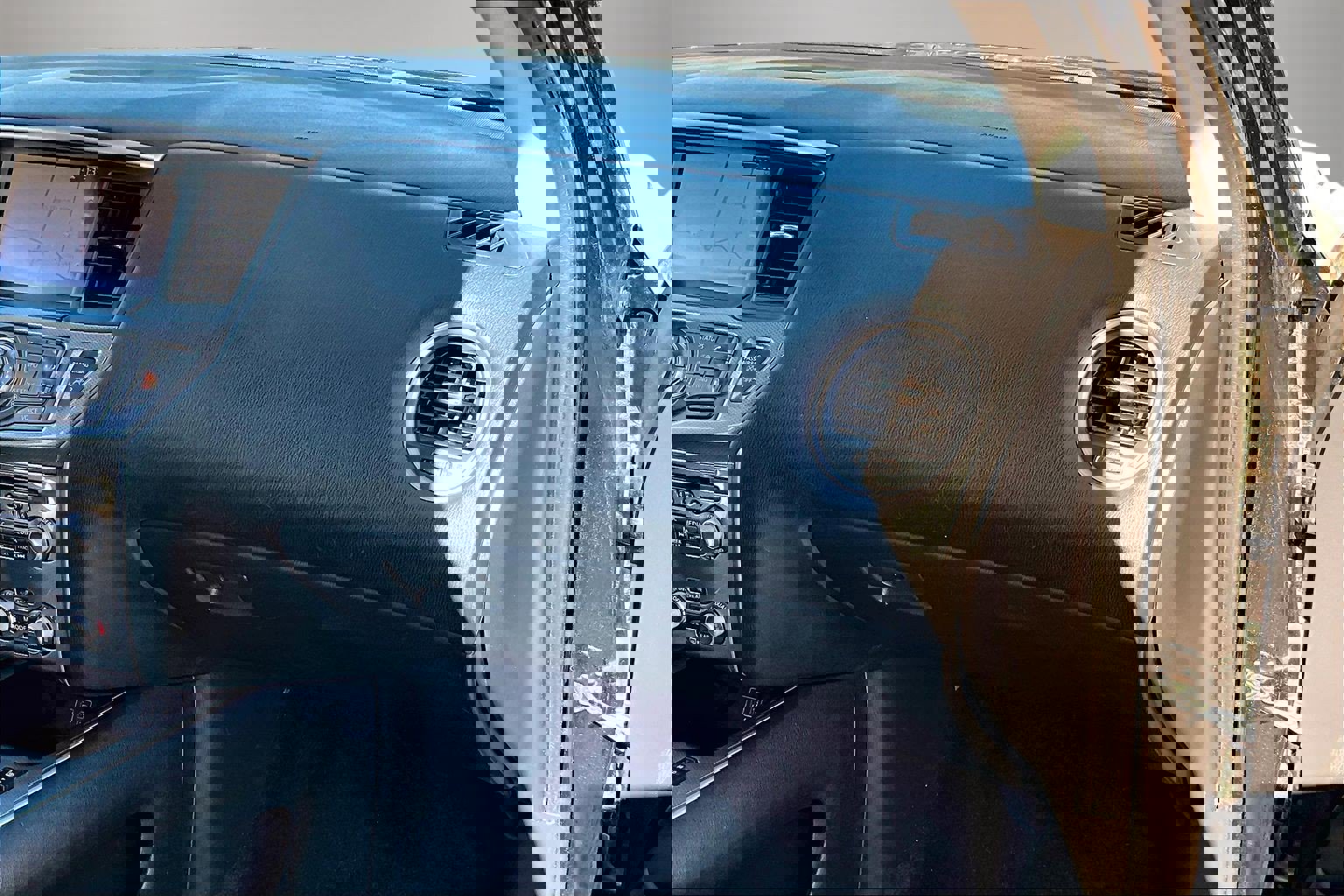 Used 2018 Nissan Pathfinder SL w/ Midnight Edition Package image 26