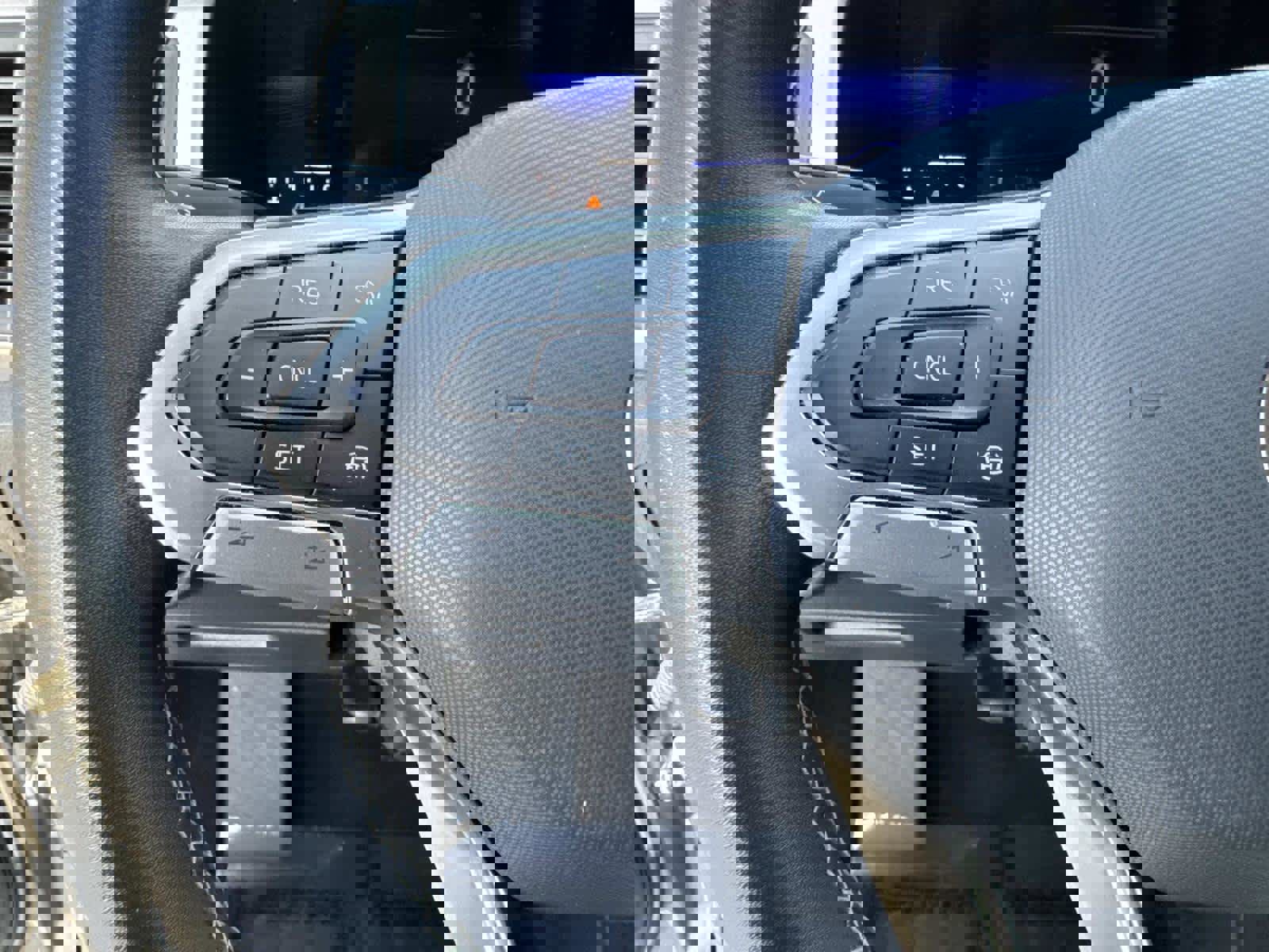 Used 2023 Volkswagen Atlas SE image 35