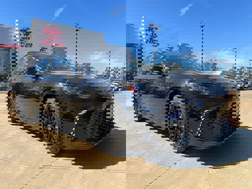 New 2026 Toyota Camry SE w/ Convenience Package