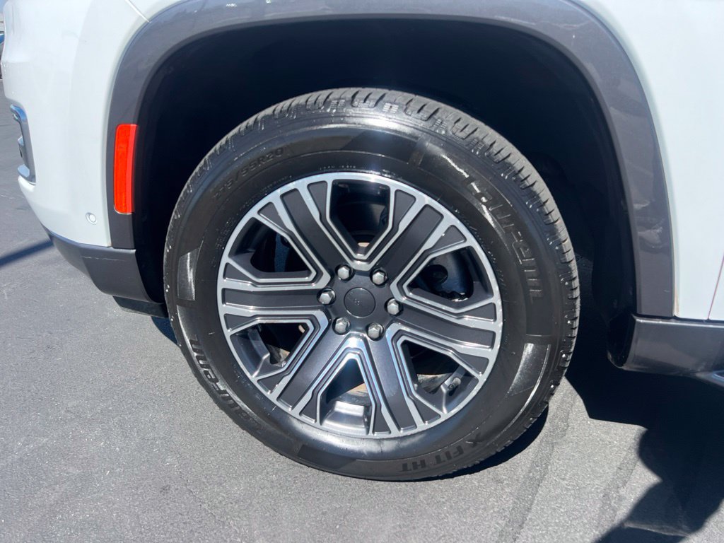 Used 2022 Jeep Wagoneer Series III AWD/4WD image 19