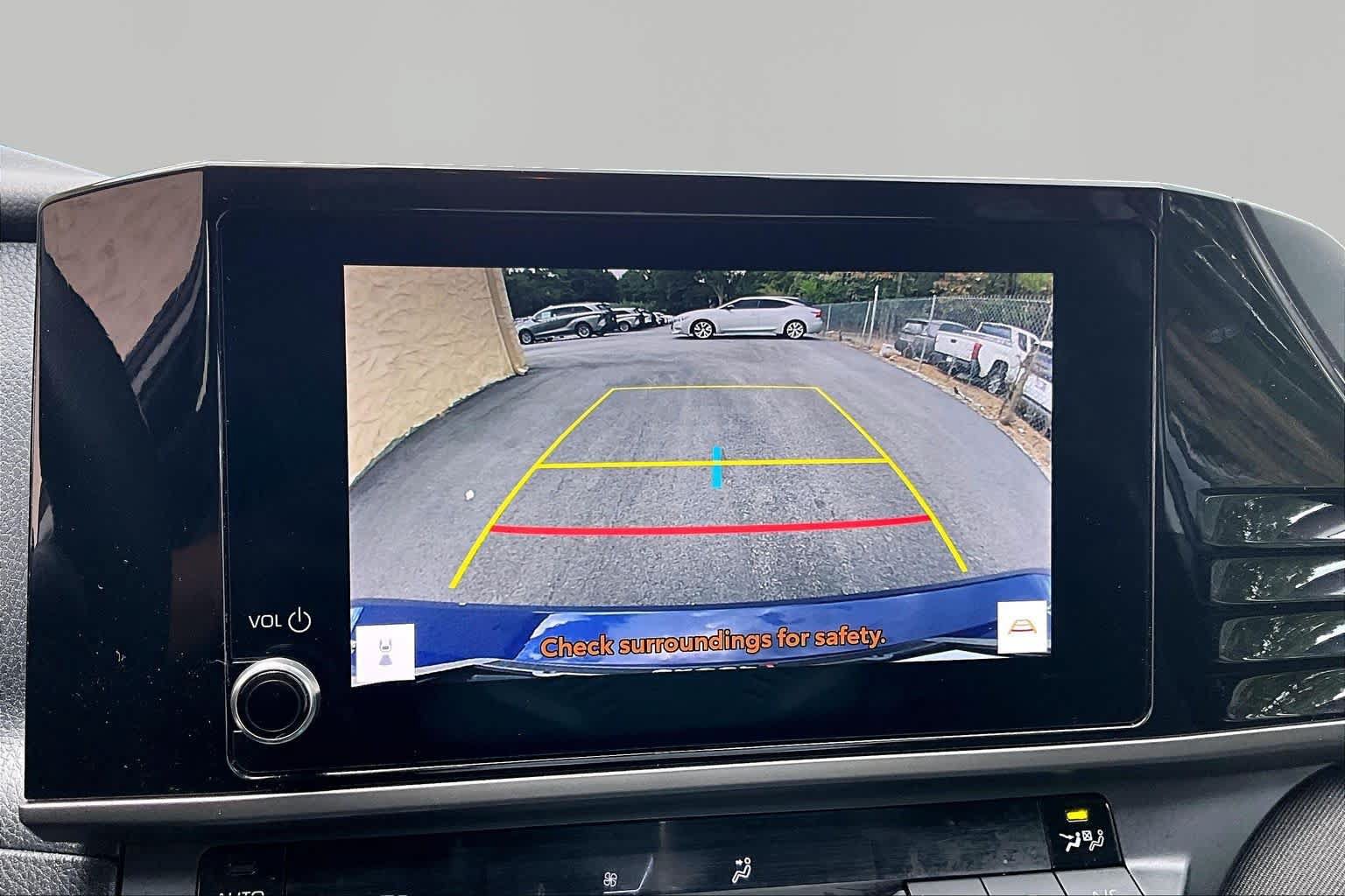 Used 2025 Toyota Camry LE FWD image 27