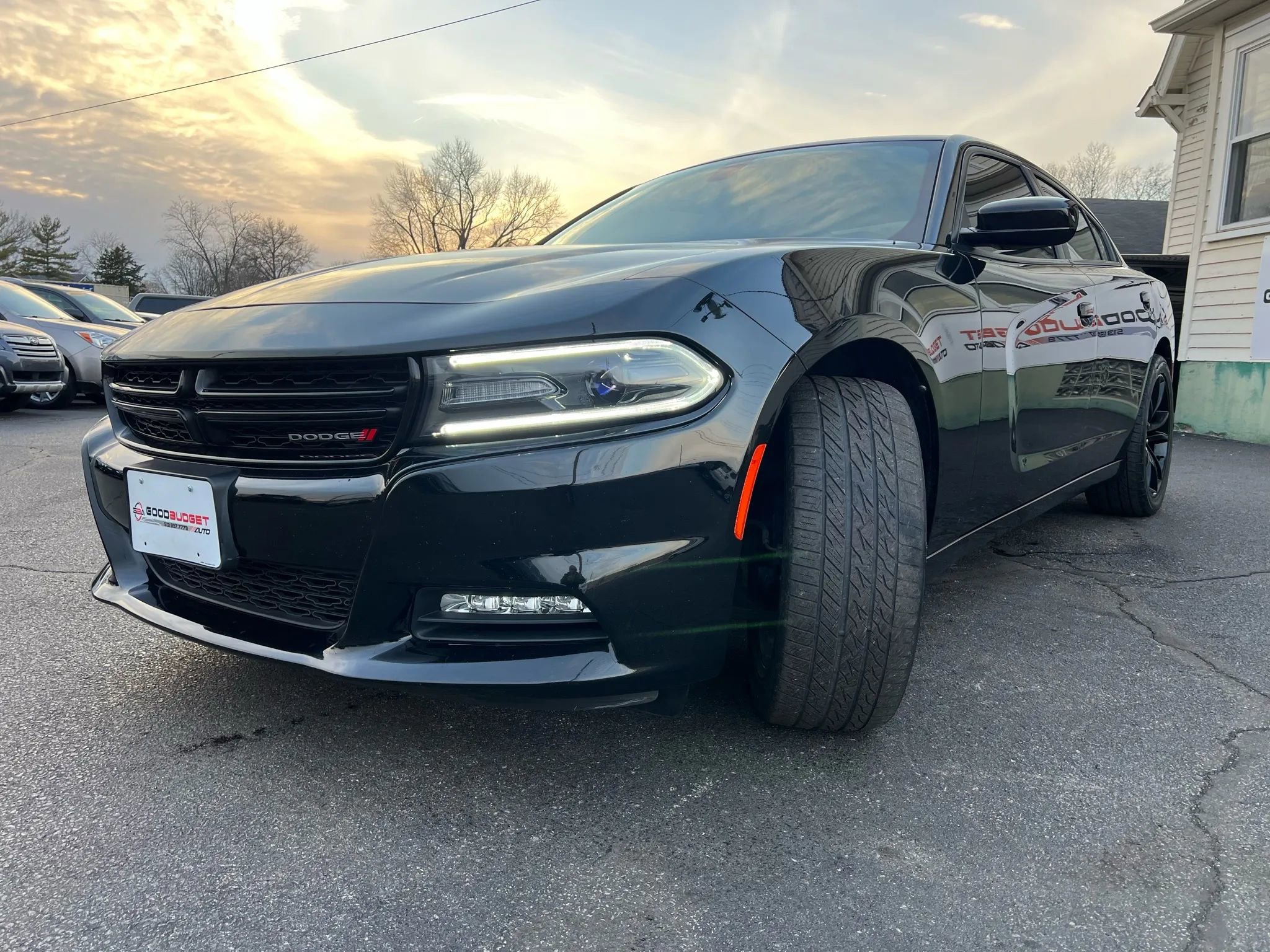 Used 2017 Dodge Charger SXT image 9