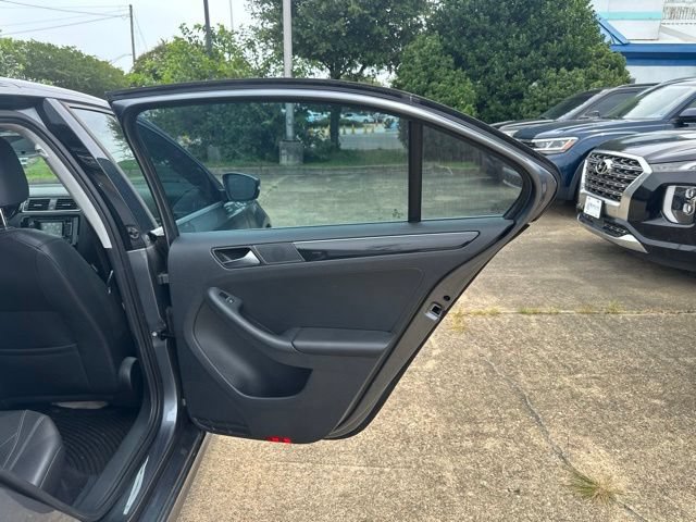 Used 2015 Volkswagen Jetta SEL FWD image 26