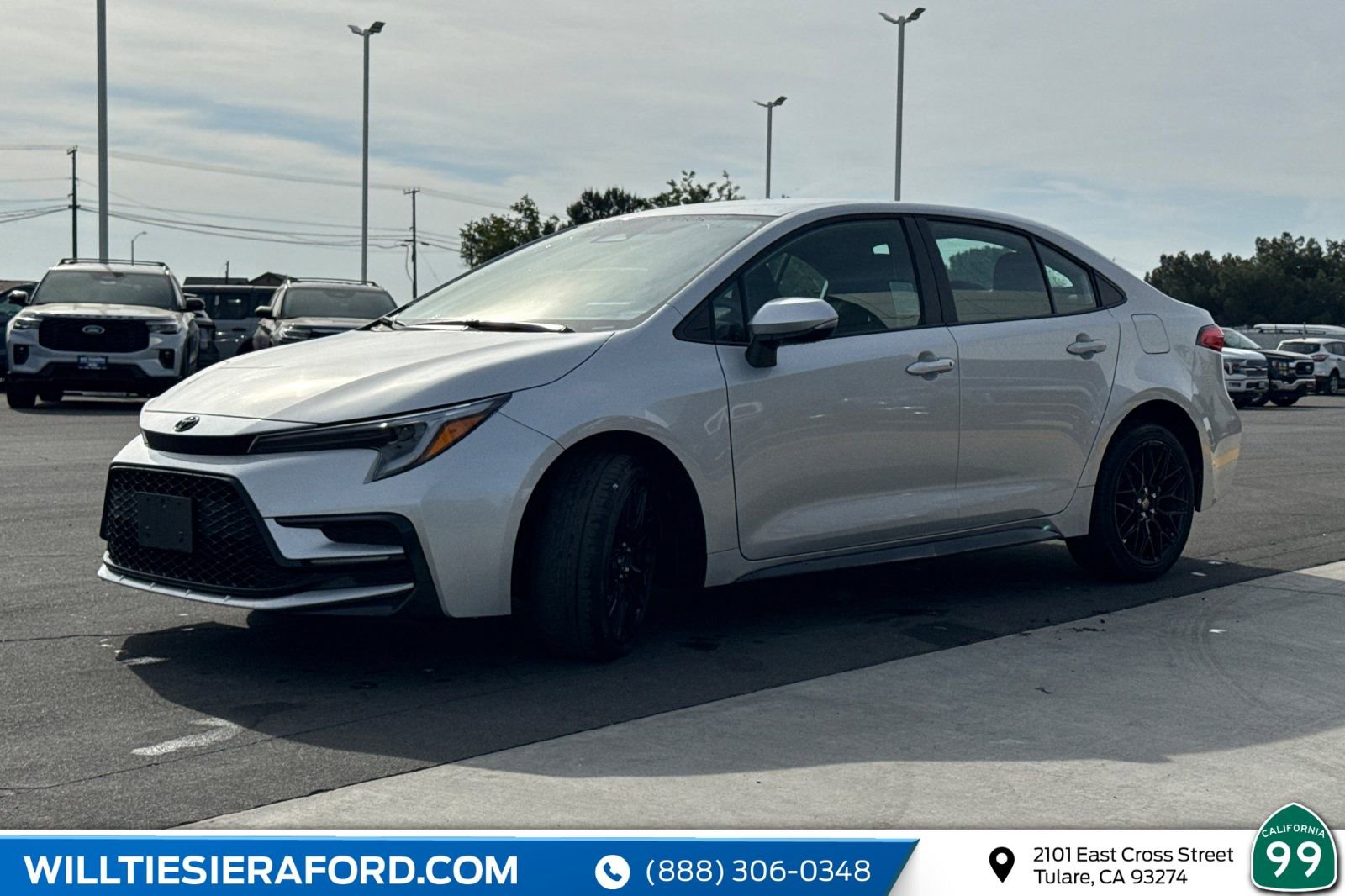 Used 2025 Toyota Corolla SE image 6