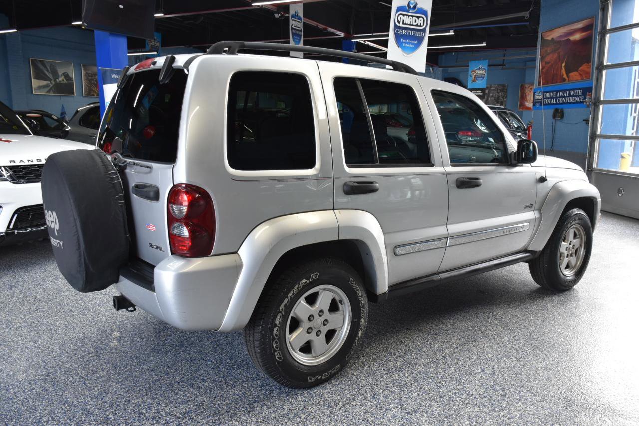 Used 2006 Jeep Liberty Sport AWD/4WD image 3