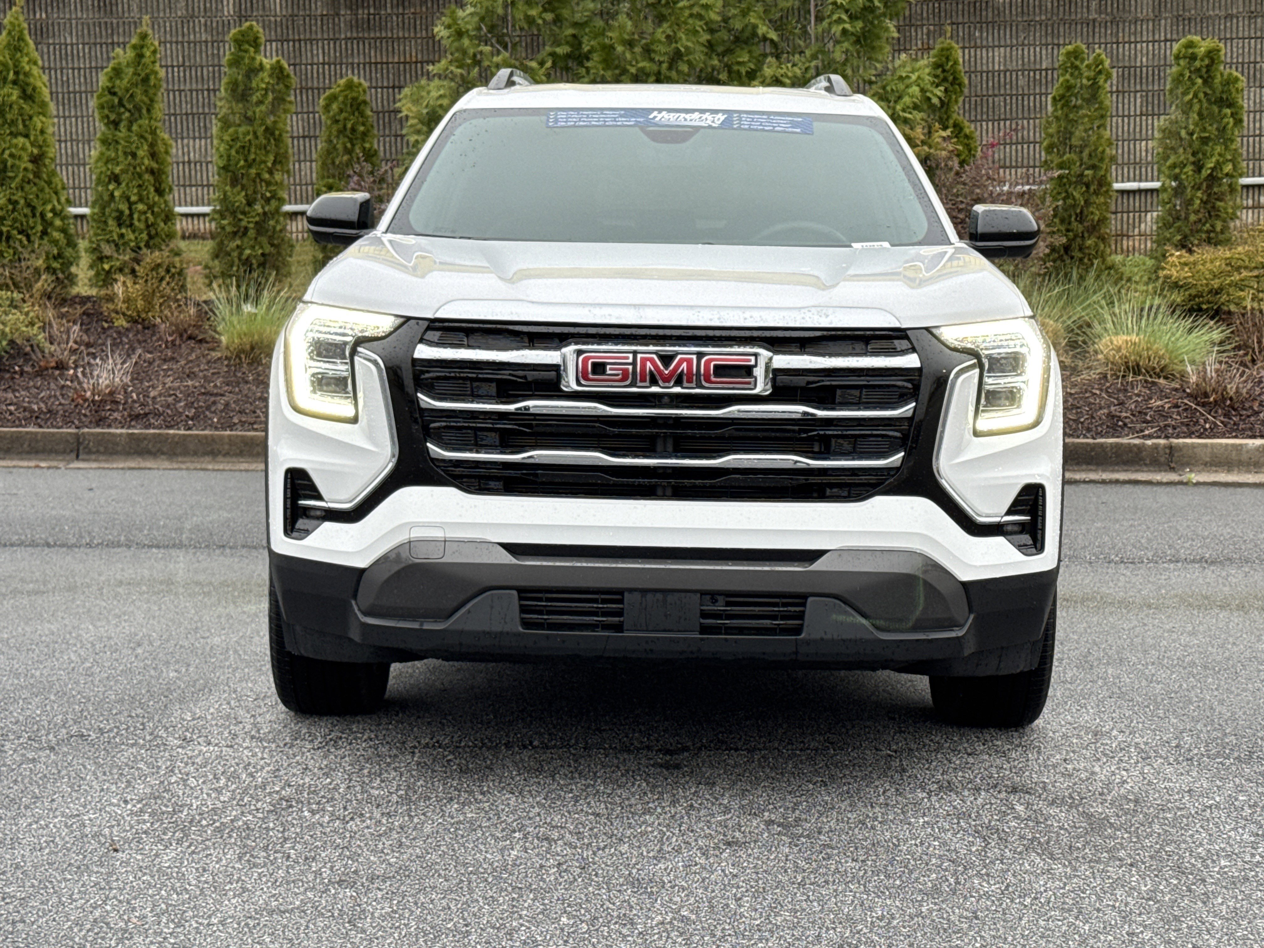 Used 2026 GMC Terrain Elevation w/ Elevation Premium Package image 3