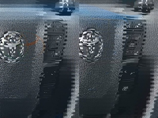 Used 2025 Toyota Camry LE image 15