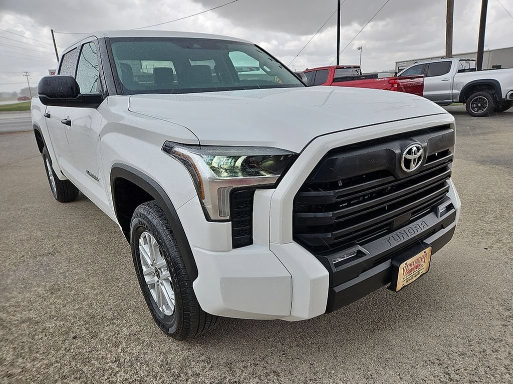 Used 2022 Toyota Tundra SR5 AWD/4WD image 11