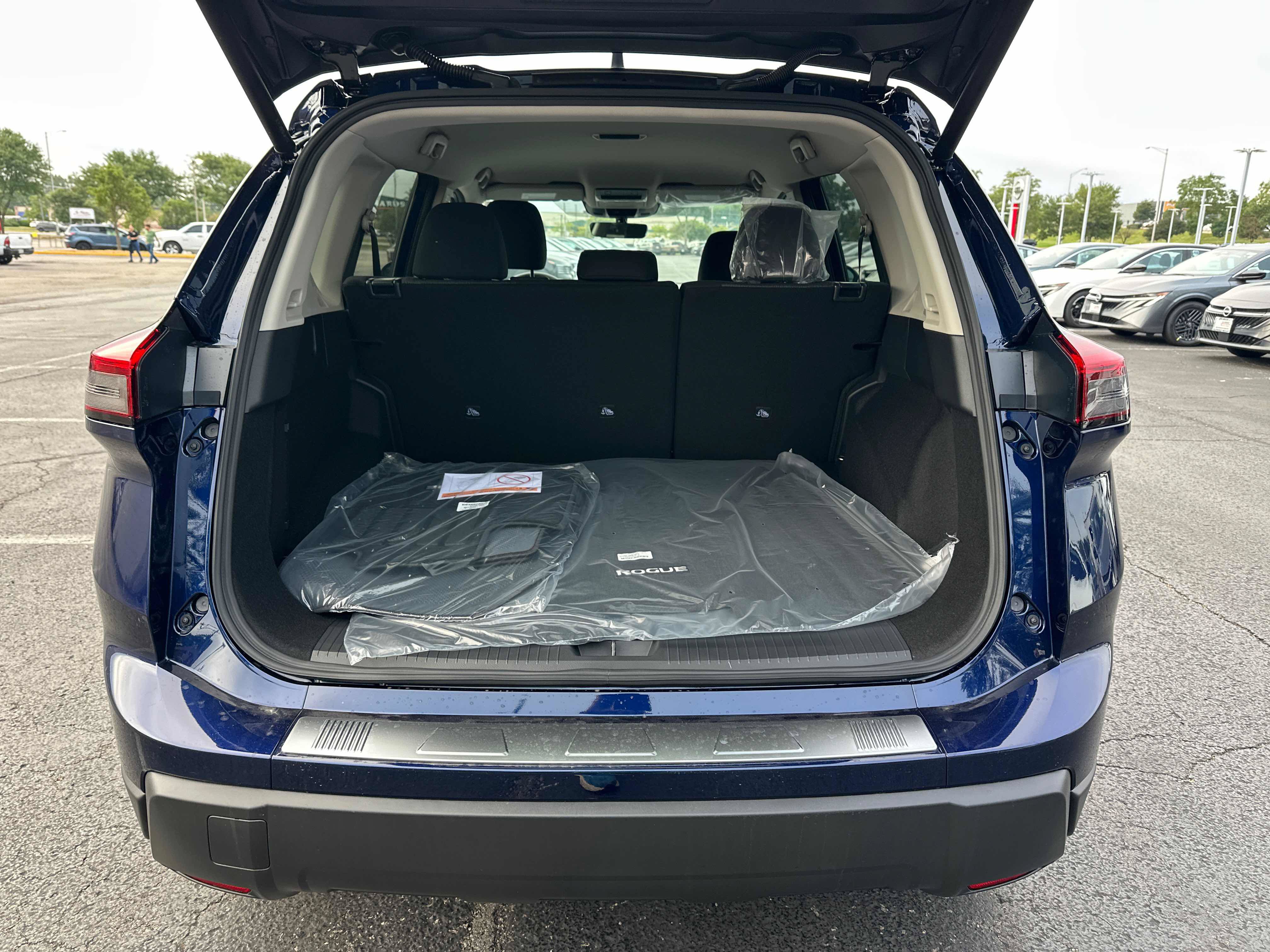 New 2026 Nissan Rogue SV w/ Cold Weather Package AWD/4WD image 13