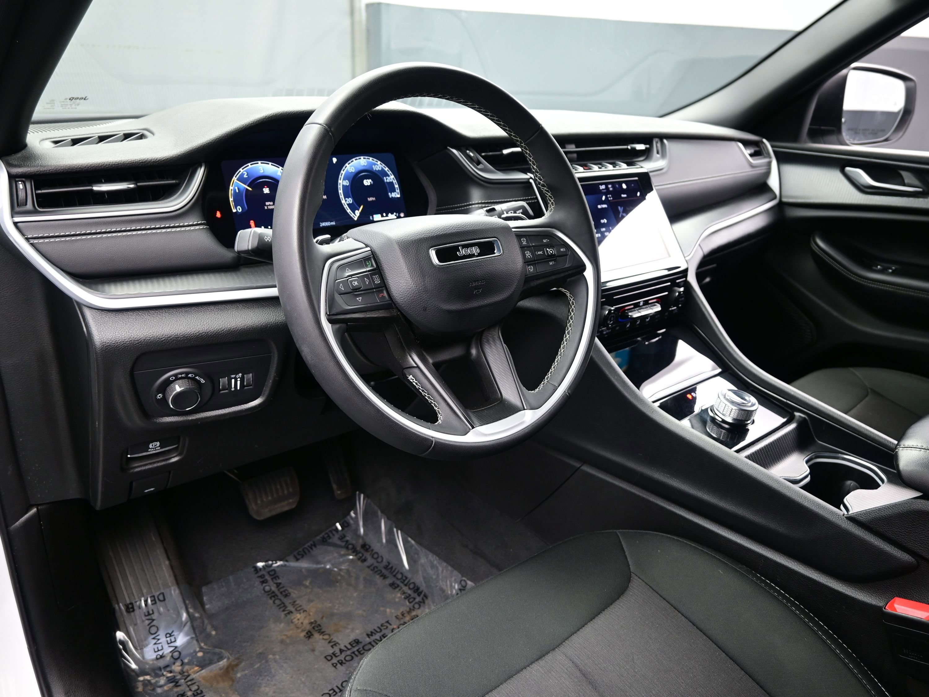 Used 2025 Jeep Grand Cherokee L Laredo w/ Trailer Tow Package image 13