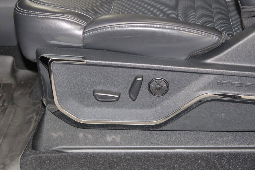 Certified 2025 Ford F350 Platinum image 23