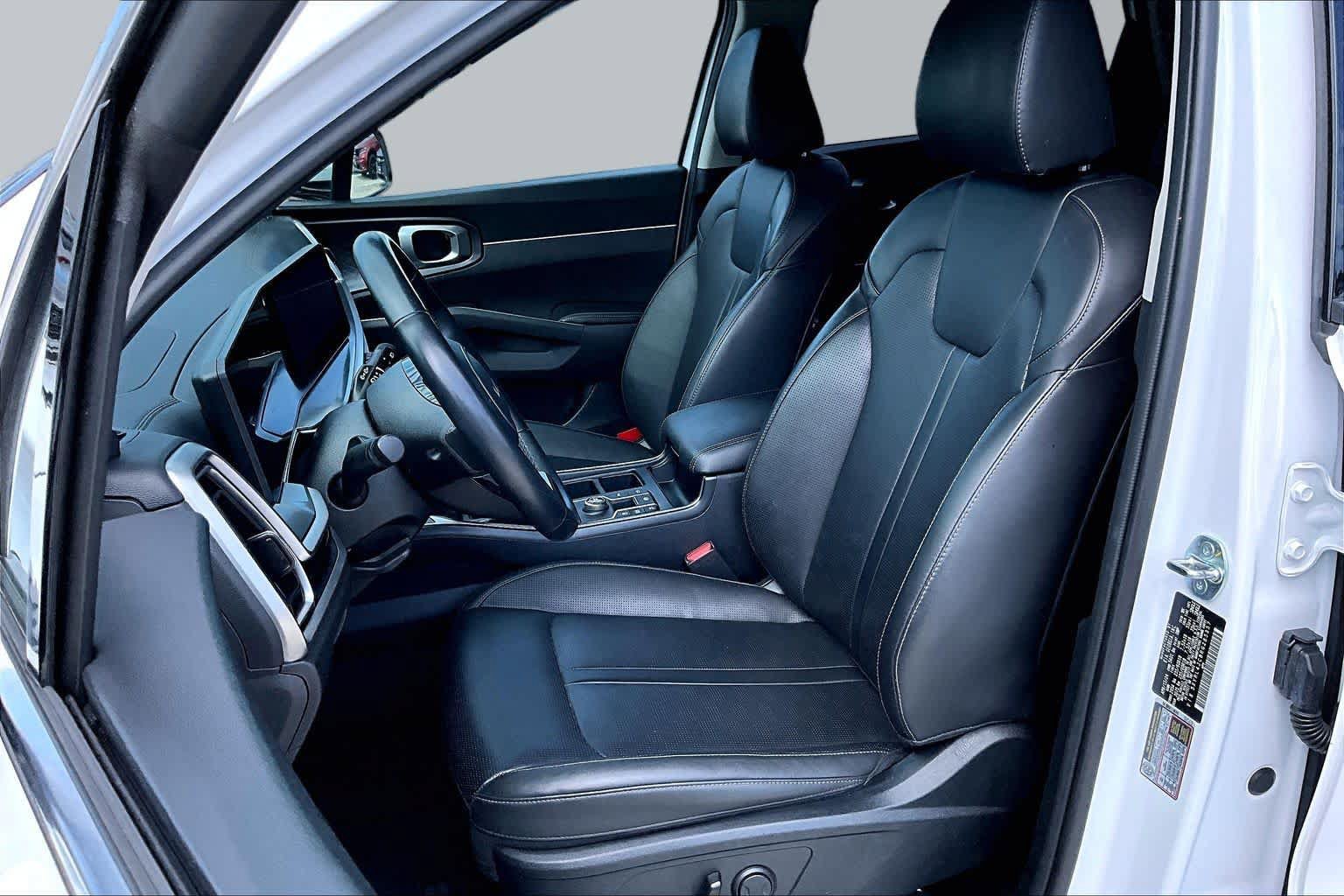 Certified 2024 Kia Sorento S FWD image 8