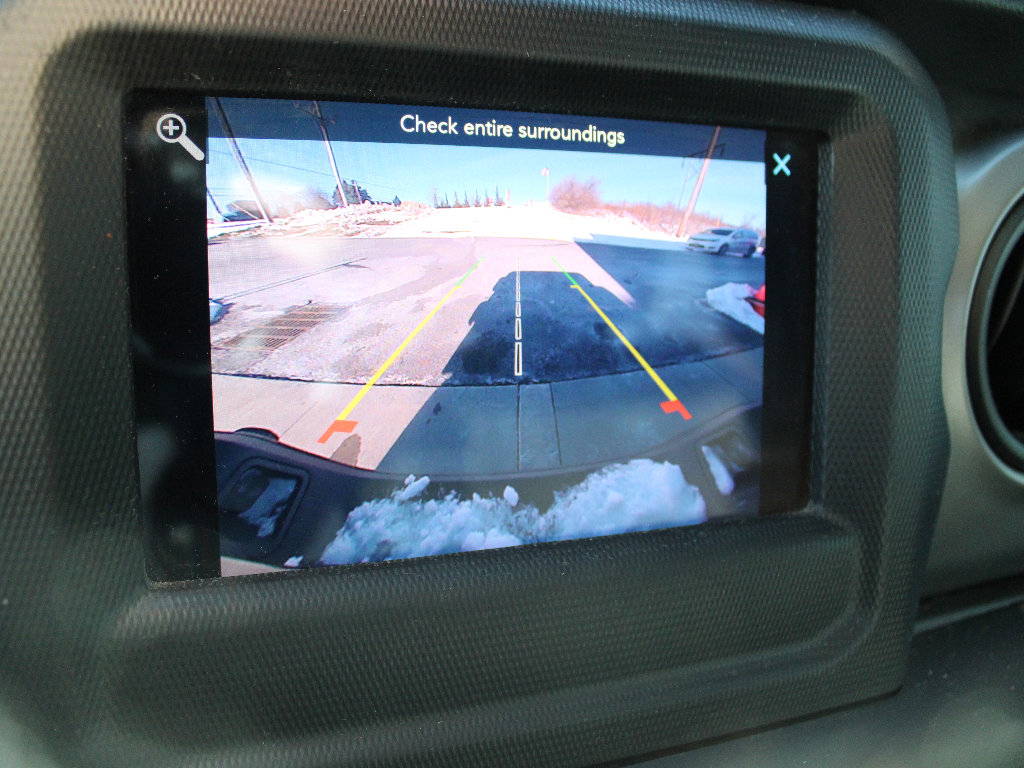 Certified 2021 Jeep Gladiator Willys image 29