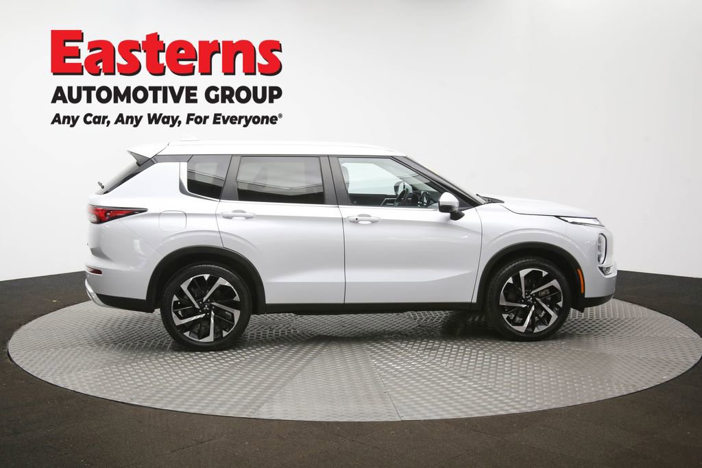 Used 2024 Mitsubishi Outlander SE image 45