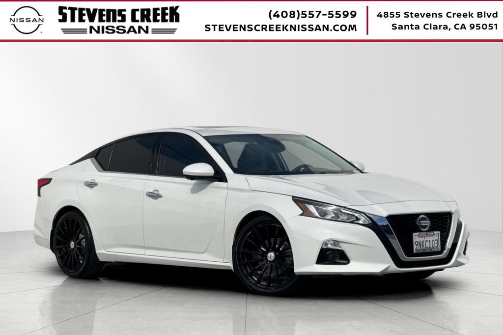 Used 2019 Nissan Altima 2.0 Platinum FWD image 1