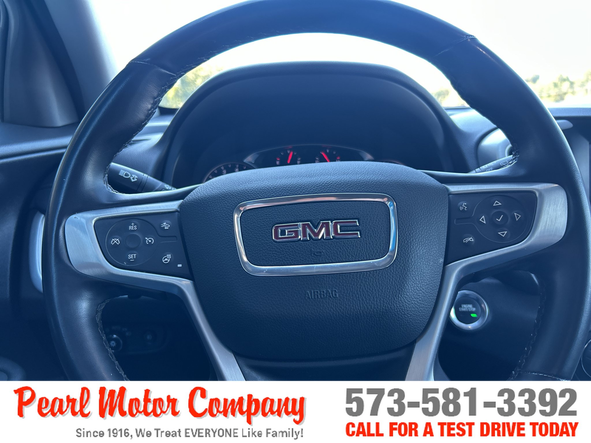 Used 2024 GMC Terrain SLT AWD/4WD image 12