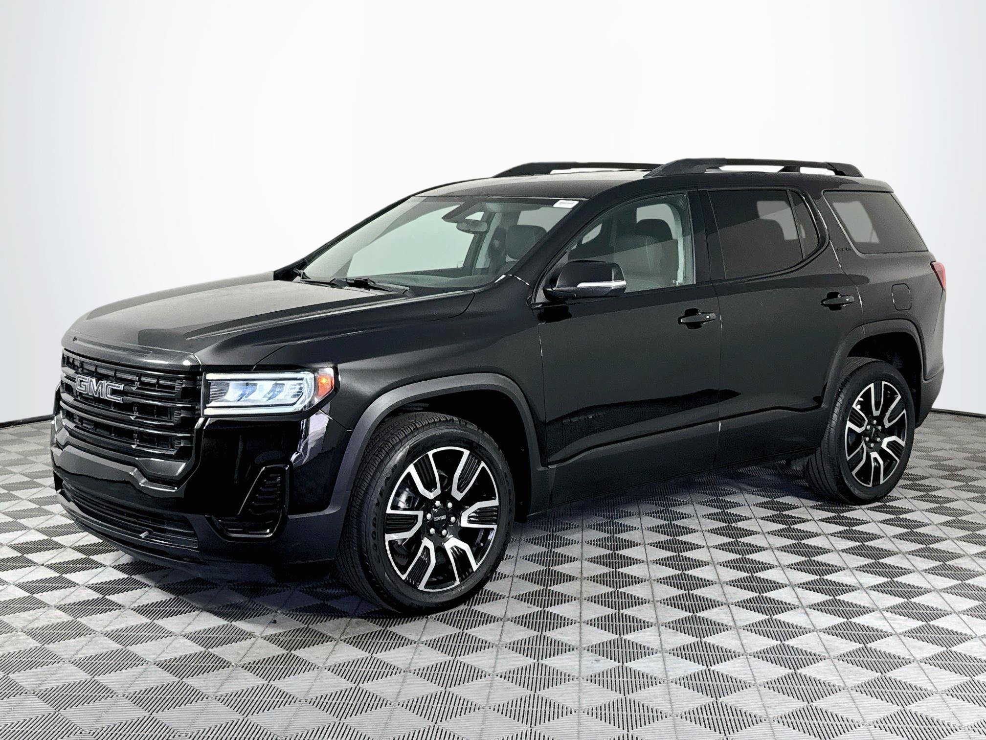 Used 2021 GMC Acadia SLE w/ Elevation Edition FWD image 4