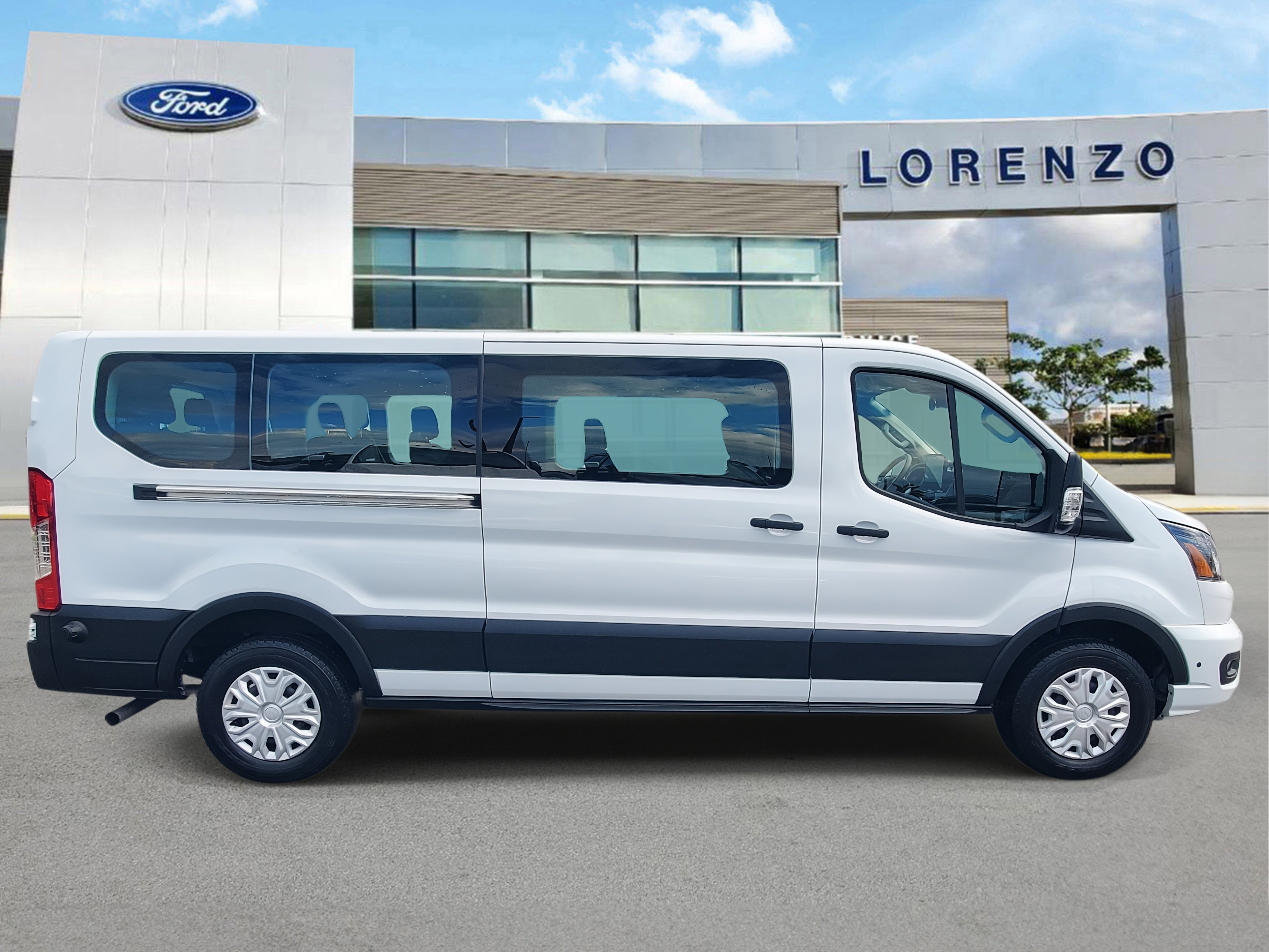 Used 2024 Ford Transit 350 XLT image 5