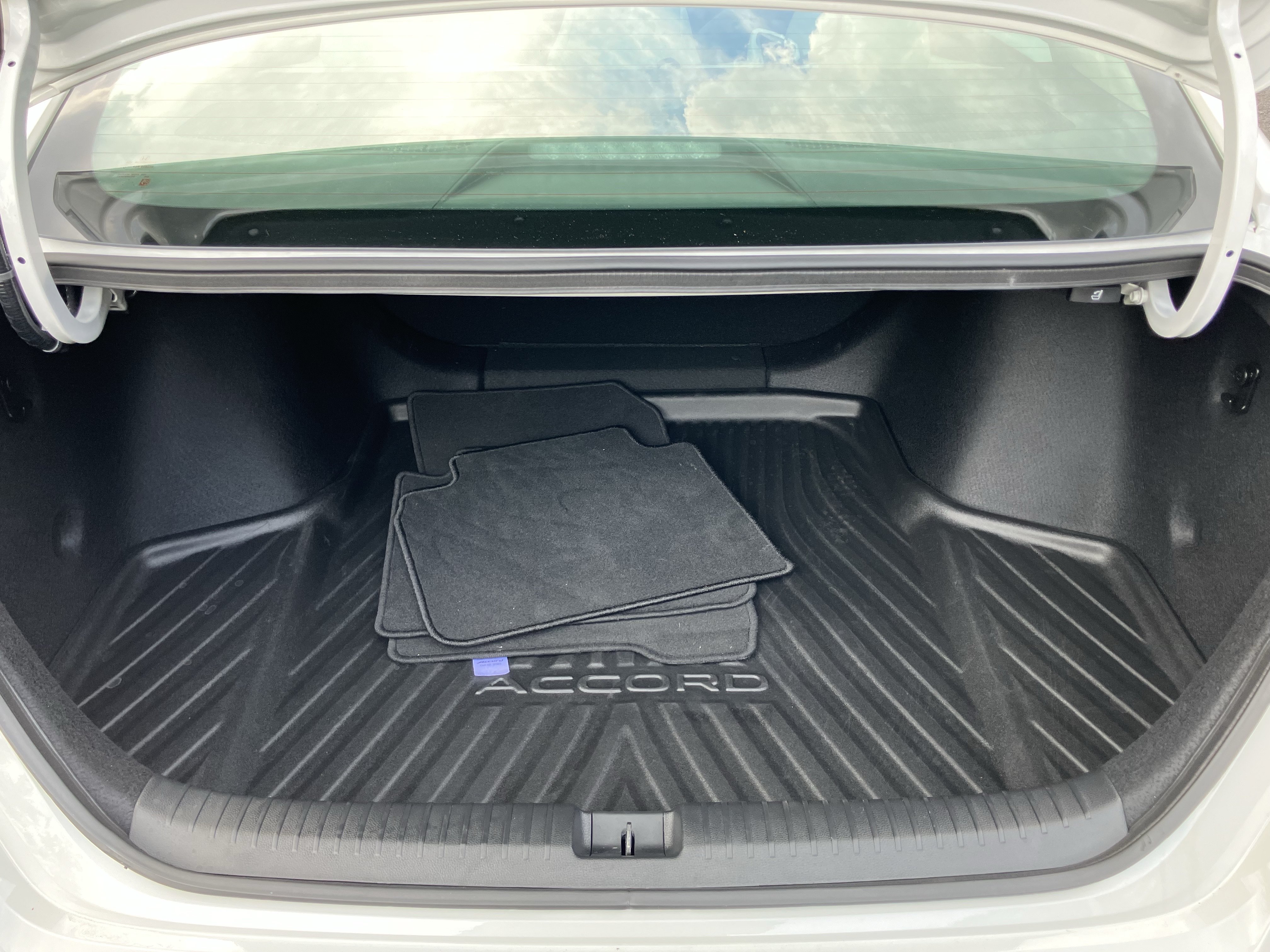Certified 2025 Honda Accord LX image 33