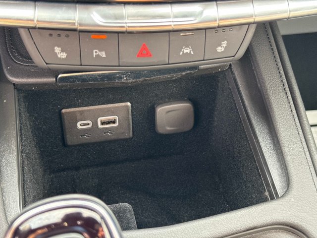 Certified 2024 Cadillac XT4 Sport w/ Technology Package AWD/4WD image 26
