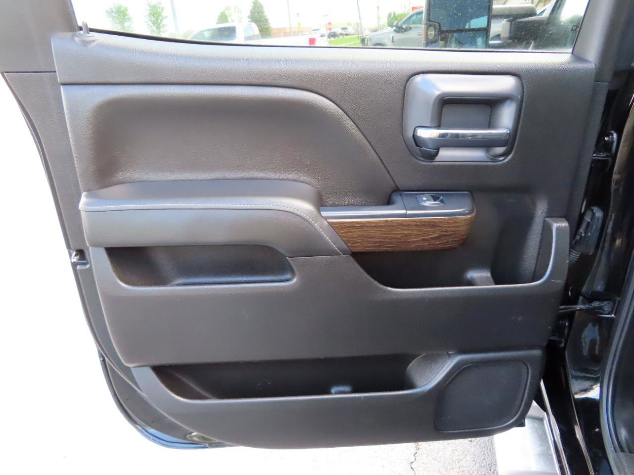 Used 2019 GMC Sierra 3500 Denali w/ Duramax Plus Package AWD/4WD image 46