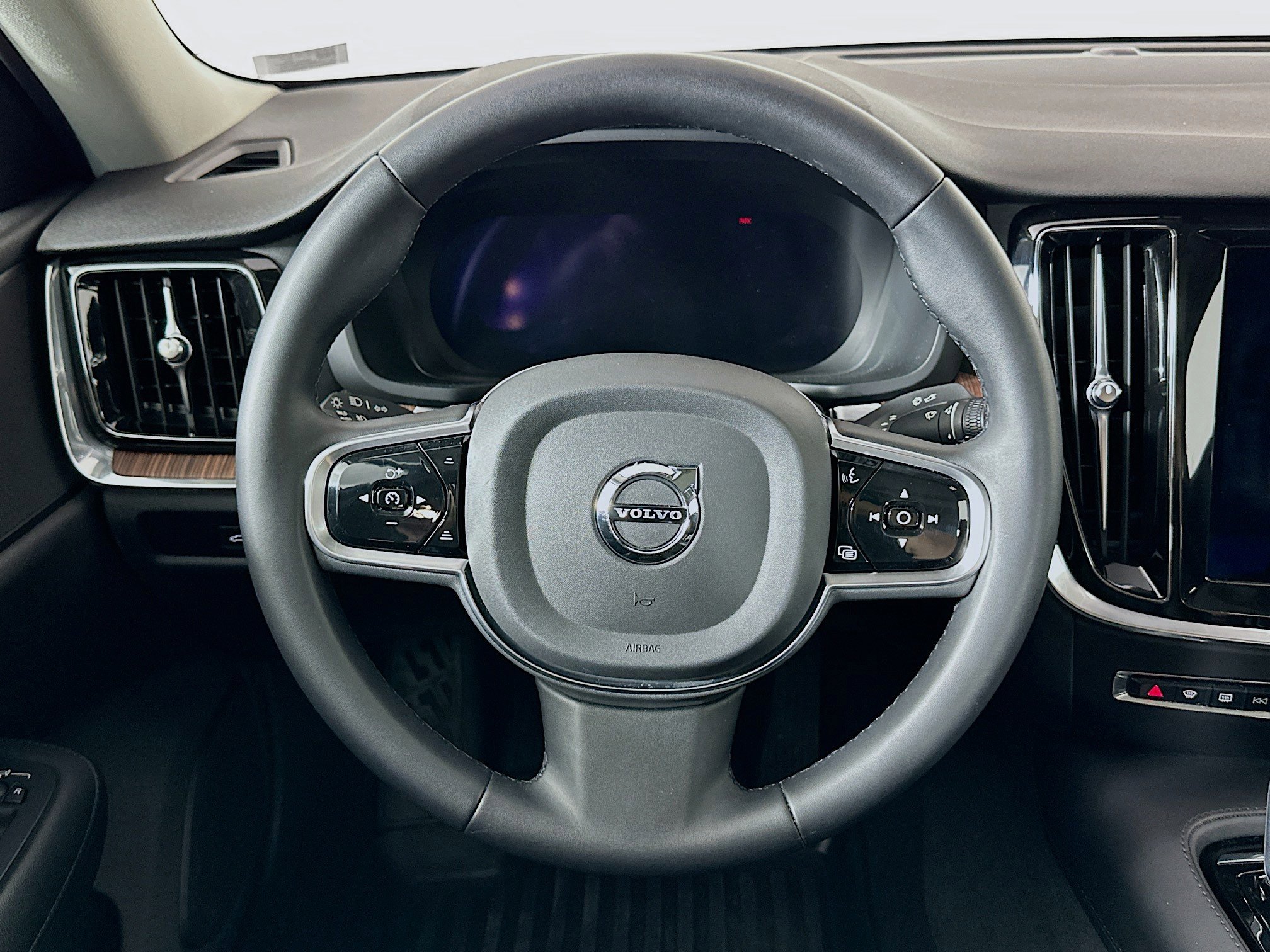 Used 2023 Volvo S60 T8 Plus image 18