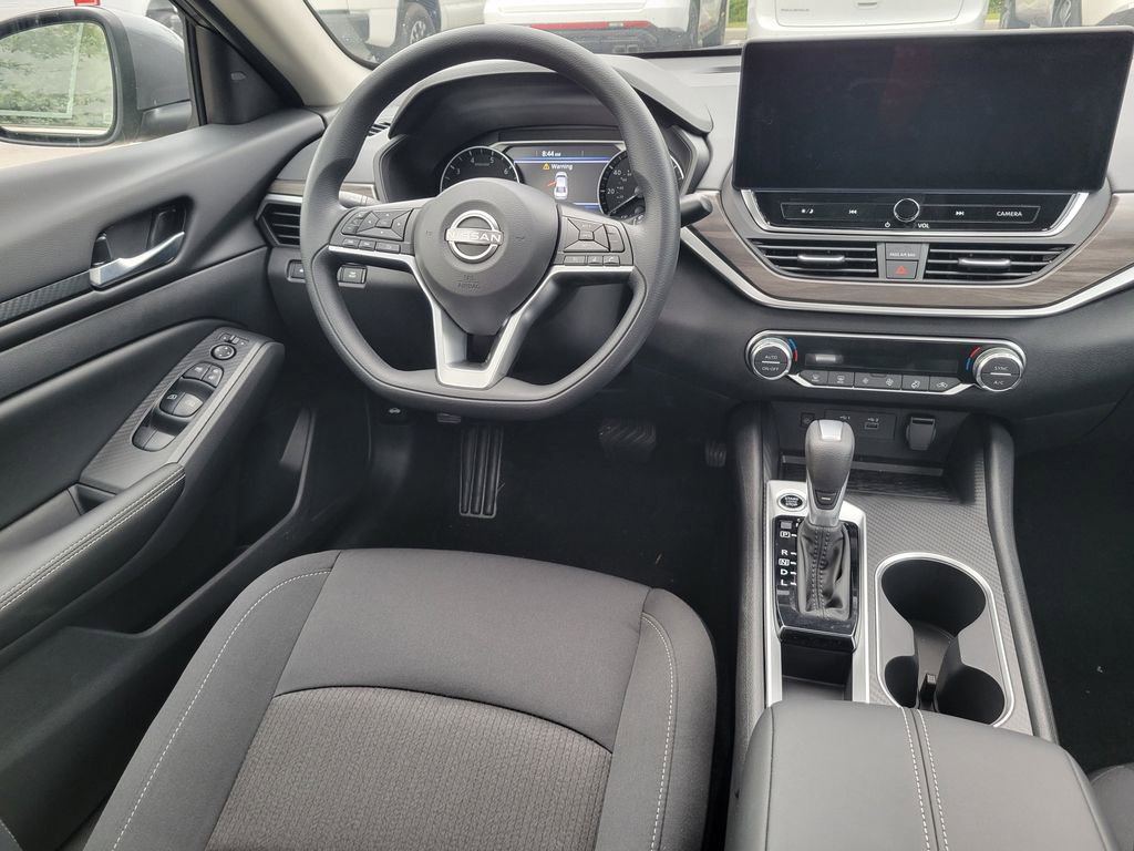Used 2025 Nissan Altima 2.5 SV w/ SV Special Edition Package FWD image 10