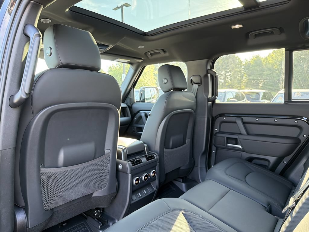New 2026 Land Rover Defender 110 X-Dynamic SE AWD/4WD image 11