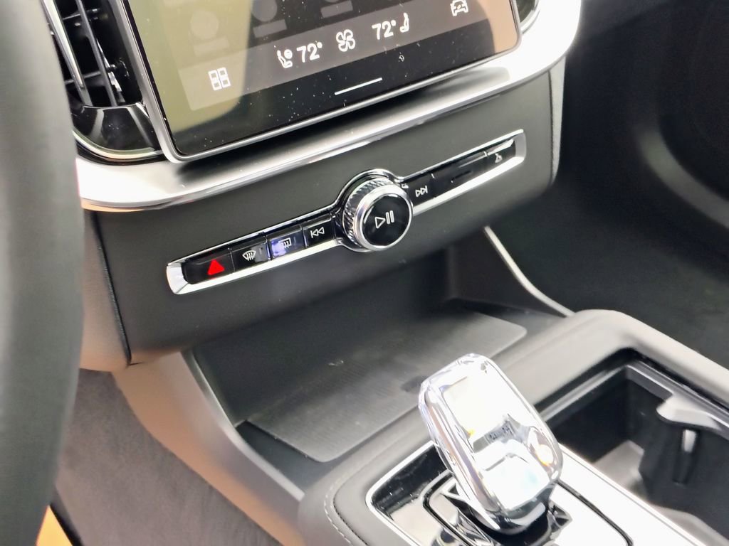 New 2026 Volvo XC90 T8 Plus w/ Protection Package AWD/4WD image 15