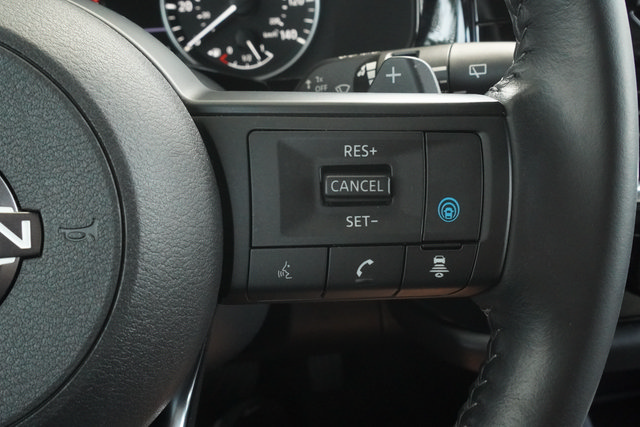Used 2024 Nissan Pathfinder SV FWD image 8