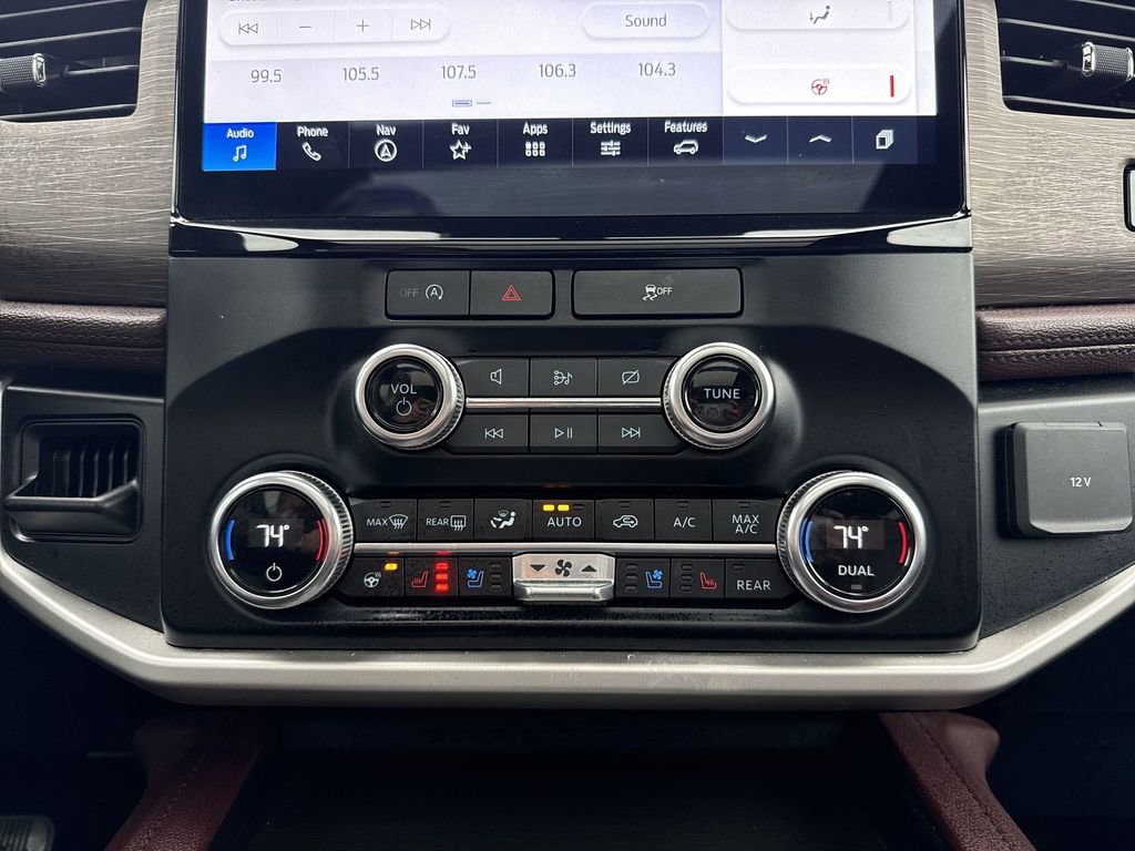 Used 2024 Ford Expedition Limited image 17