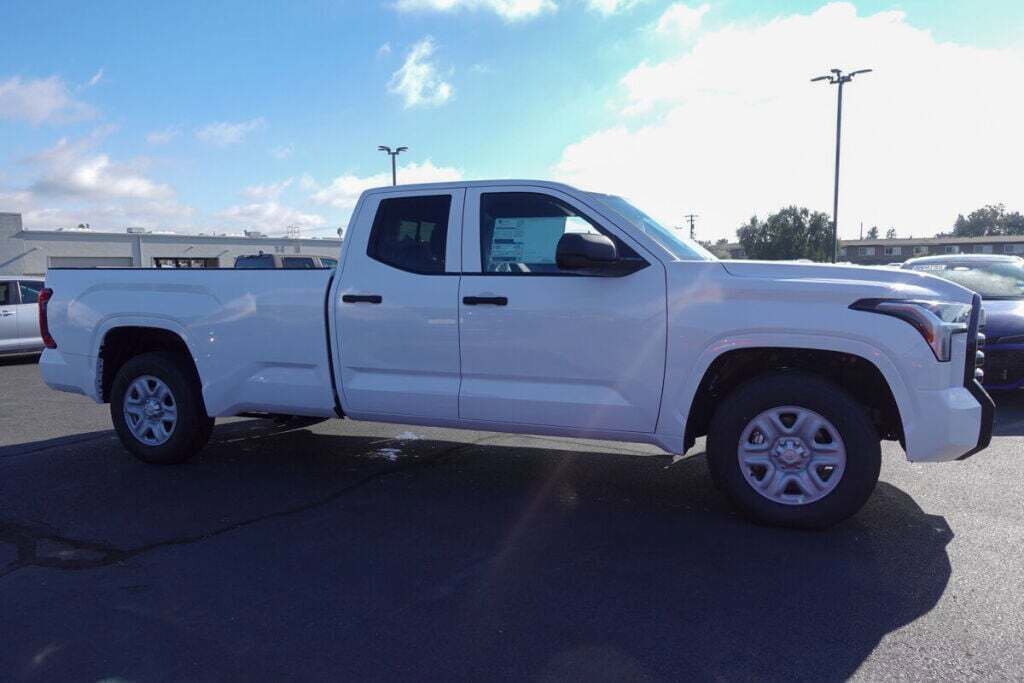 New 2026 Toyota Tundra SR image 2
