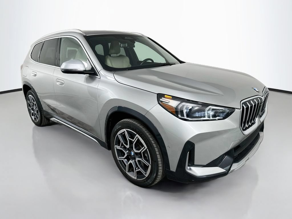 Certified 2023 BMW X1 xDrive28i w/ Convenience Package AWD/4WD image 3